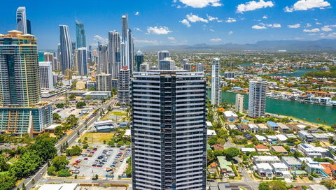 Arise Ruby Gold Coast - Whitsundays Accommodation 1