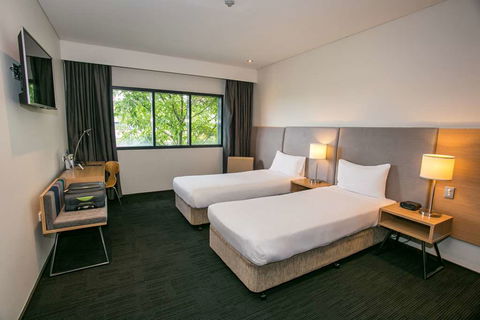 Alpha Hotel Eastern Creek - Whitsundays Accommodation 5