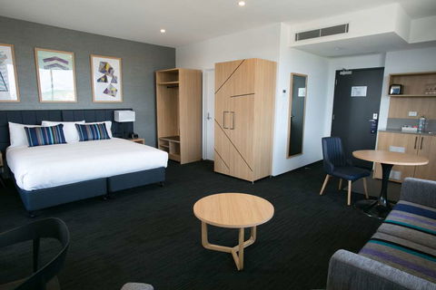 Alpha Hotel Eastern Creek - Whitsundays Accommodation 15