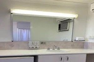 Outback Motel - Whitsundays Accommodation 7