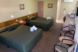 Outback Motel - Whitsundays Accommodation 10