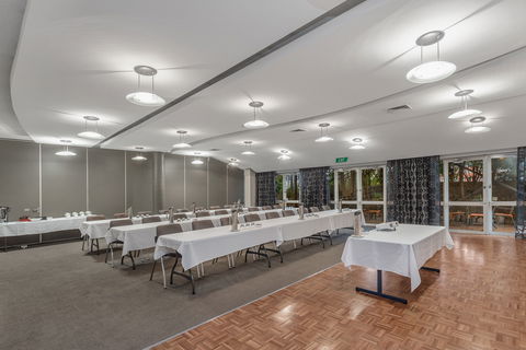 The Airport International Motel - Whitsundays Accommodation 14
