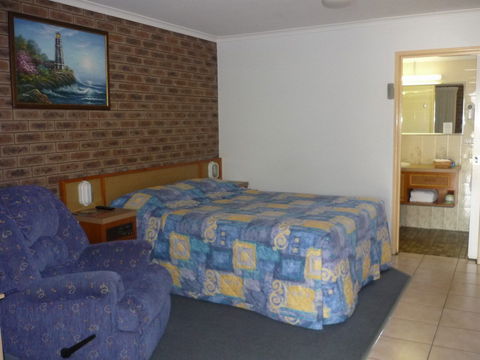 Lantern Motor Inn - Whitsundays Accommodation 1