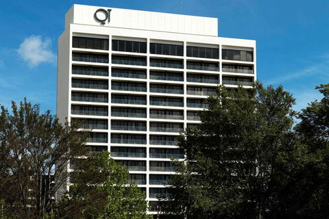 QT Canberra - Whitsundays Accommodation 0