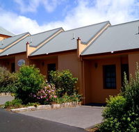 Meredith House and Mews - Whitsundays Accommodation