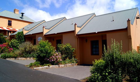 Meredith House And Mews - Whitsundays Accommodation 0