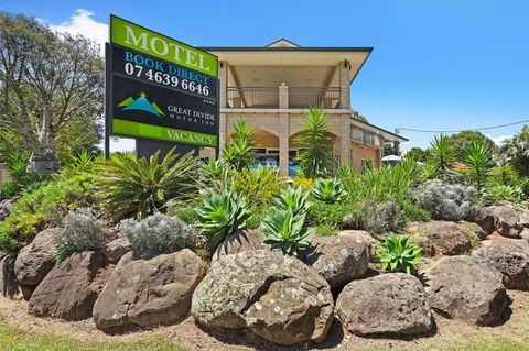 Great Divide Motor Inn - Whitsundays Accommodation 0