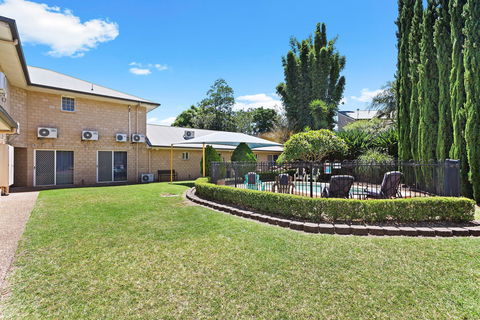 Great Divide Motor Inn - Whitsundays Accommodation 1
