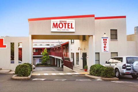 Downs Motel - Whitsundays Accommodation 0