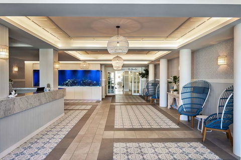The Beachcomber Hotel & Resort - Whitsundays Accommodation 1