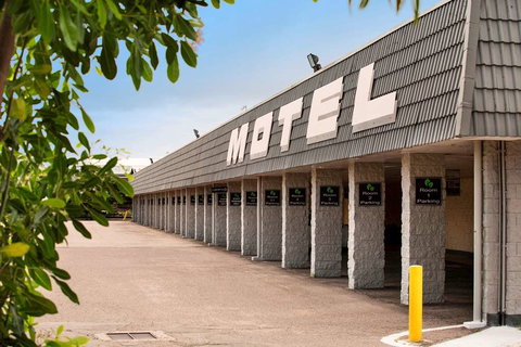 Dalrymple Motel - Whitsundays Accommodation 0