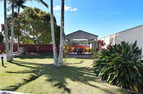 Kennedy Drive Motel - Whitsundays Accommodation 2