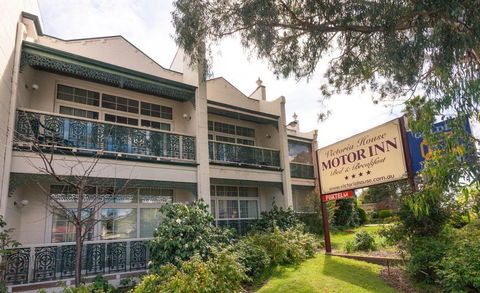 Victoria House Motor Inn - Whitsundays Accommodation 0