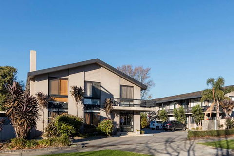 Best Western Governor Gipps Motor Inn - Whitsundays Accommodation 1