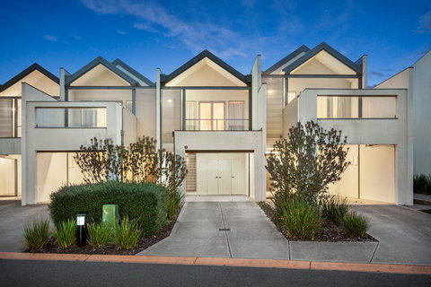 Quest Sanctuary Lakes - Whitsundays Accommodation 0