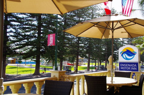 Ensenada Motor Inn - Whitsundays Accommodation 1