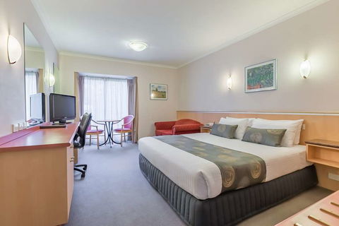 Waverley International Hotel - Whitsundays Accommodation 0