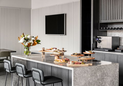 Oakwood Premier Melbourne - Whitsundays Accommodation 1