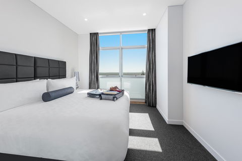 Meriton Suites Chatswood - Whitsundays Accommodation 0