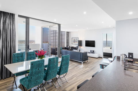 Meriton Suites Chatswood - Whitsundays Accommodation 1