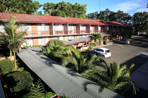 Flinders Motel - Whitsundays Accommodation 1