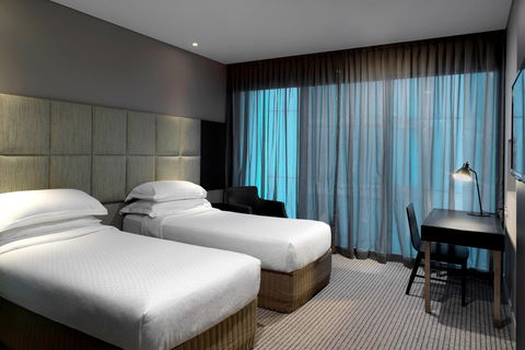 Four Points By Sheraton Brisbane - Whitsundays Accommodation 2