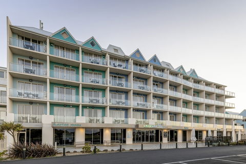 Lady Bay Resort - Whitsundays Accommodation 0