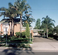 Avaleen Lodge Motor Inn - Whitsundays Accommodation