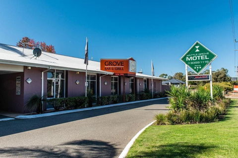 Wattle Grove Motel - Whitsundays Accommodation 0