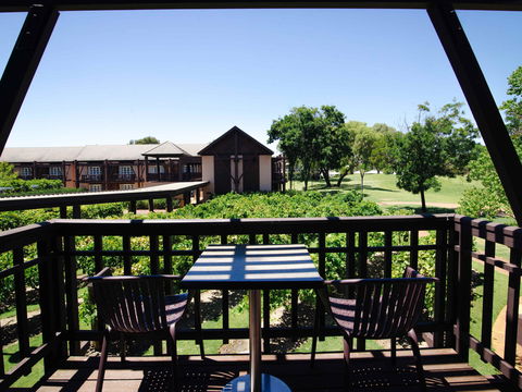Novotel Swan Valley Vines Resort Hotel - Whitsundays Accommodation 0