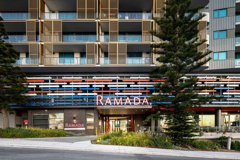 Ramada VetroBlu Scarborough Beach - Whitsundays Accommodation 0