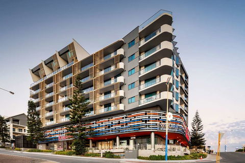 Ramada VetroBlu Scarborough Beach - Whitsundays Accommodation 2