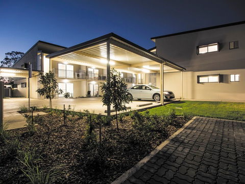 Oaks Middlemount - Whitsundays Accommodation 0