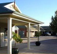 Country Gardens Motor Inn - Whitsundays Accommodation
