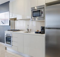 Meriton Suites Zetland - Whitsundays Accommodation