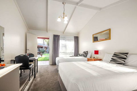 Quality Hotel Lakeside - Whitsundays Accommodation 4