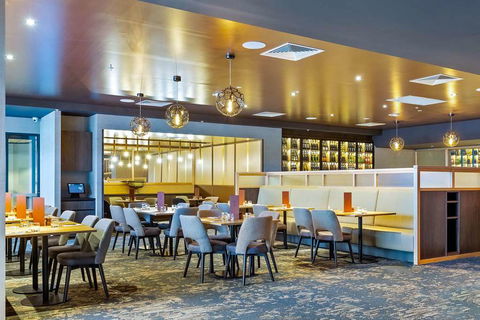 Quality Hotel Lakeside - Whitsundays Accommodation 10