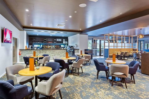 Quality Hotel Lakeside - Whitsundays Accommodation 12