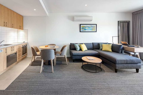 Quality Hotel Lakeside - Whitsundays Accommodation 14