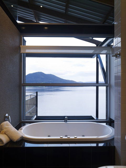 Mona Pavilions - Whitsundays Accommodation 3