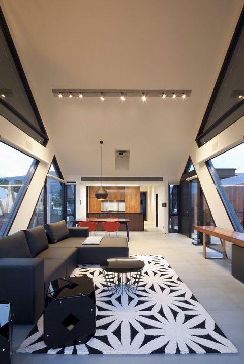 Mona Pavilions - Whitsundays Accommodation 4