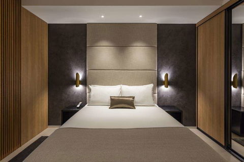 SKYE Suites Sydney - Whitsundays Accommodation 1