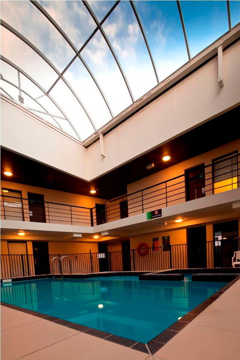 Cambridge Hotel Sydney - Whitsundays Accommodation 2