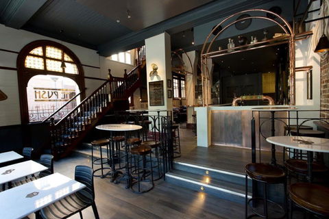 The Russell Hotel - Whitsundays Accommodation 2