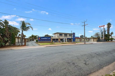 Comfort Inn Flinders On Main - Whitsundays Accommodation 1