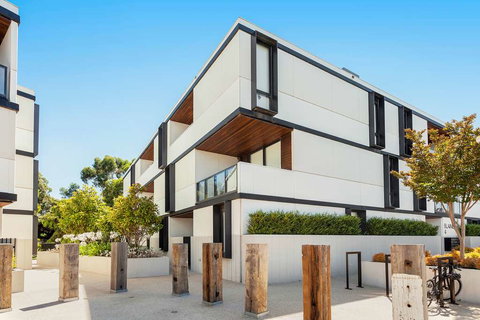 Clayton Serviced Apartments - Whitsundays Accommodation 0