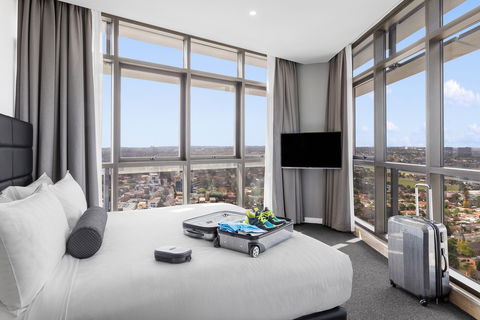 Meriton Suites Church Street, Parramatta - Whitsundays Accommodation 2