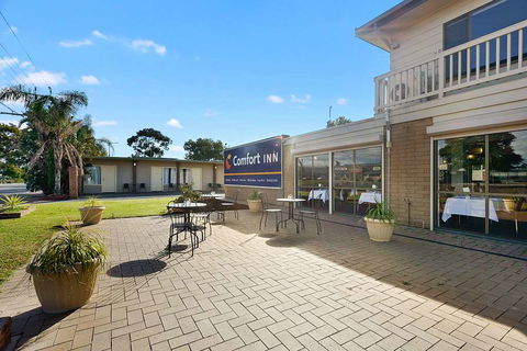 Comfort Inn Flinders on Main - Whitsundays Accommodation 2