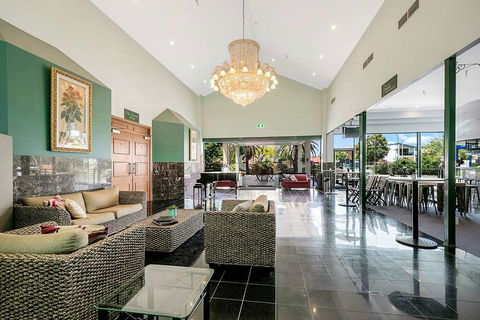 Comfort Hotel Pacific Cleveland - Whitsundays Accommodation 1