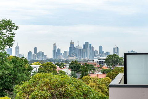 Artel Apartment Hotel Melbourne - Whitsundays Accommodation 1